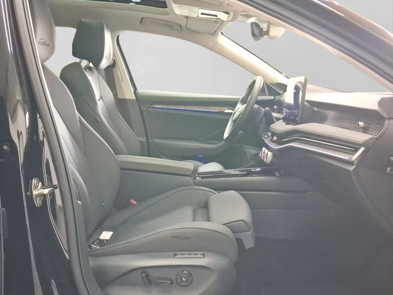 Skoda Superb 2.0 TDI L&K CANTON HEAD-UP PANORAMA MATRIX-LED , снимка 10 - Автомобили и джипове - 55645216