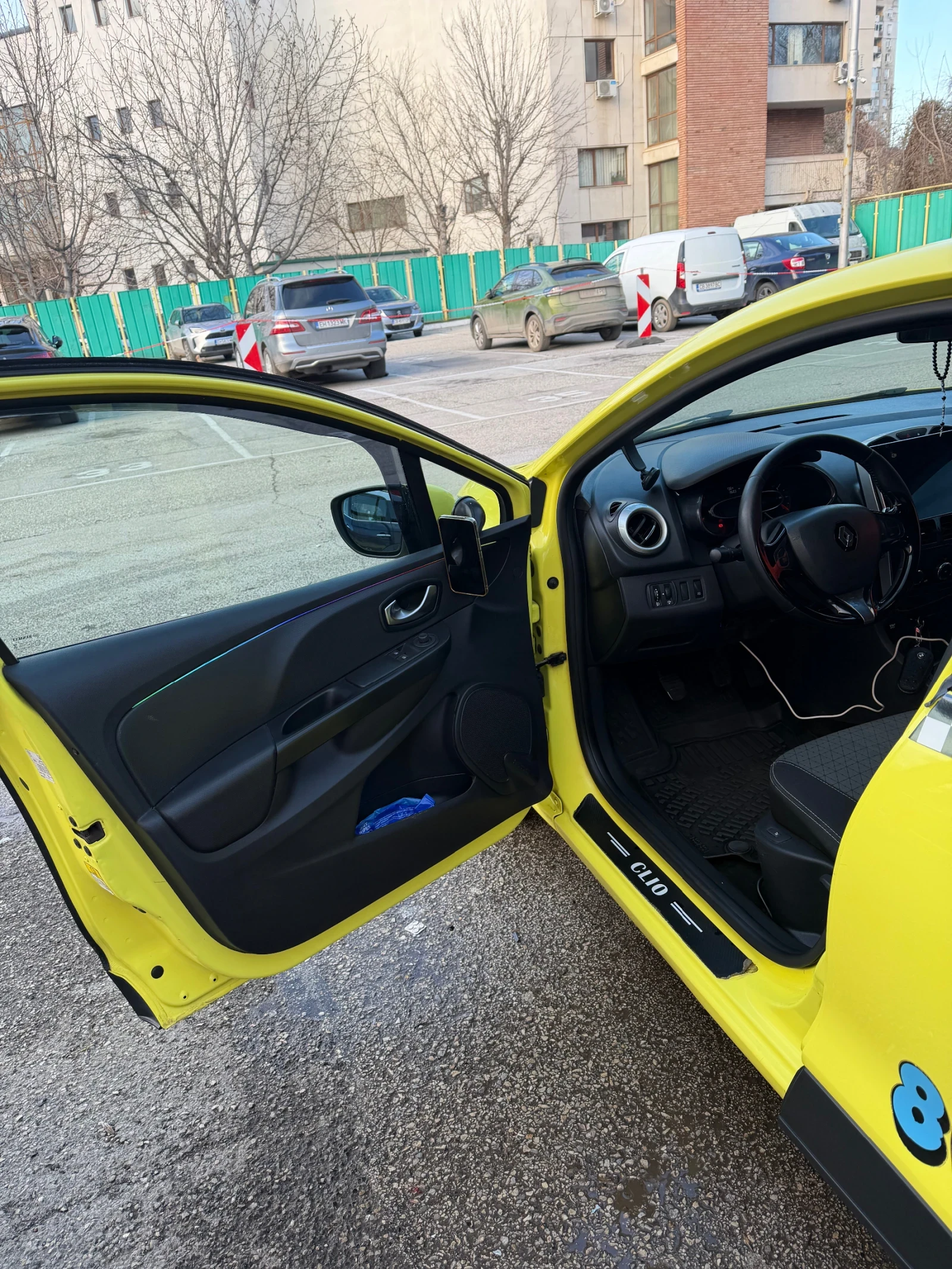 Renault Clio 1.5, снимка 2 - Автомобили и джипове - 55832790