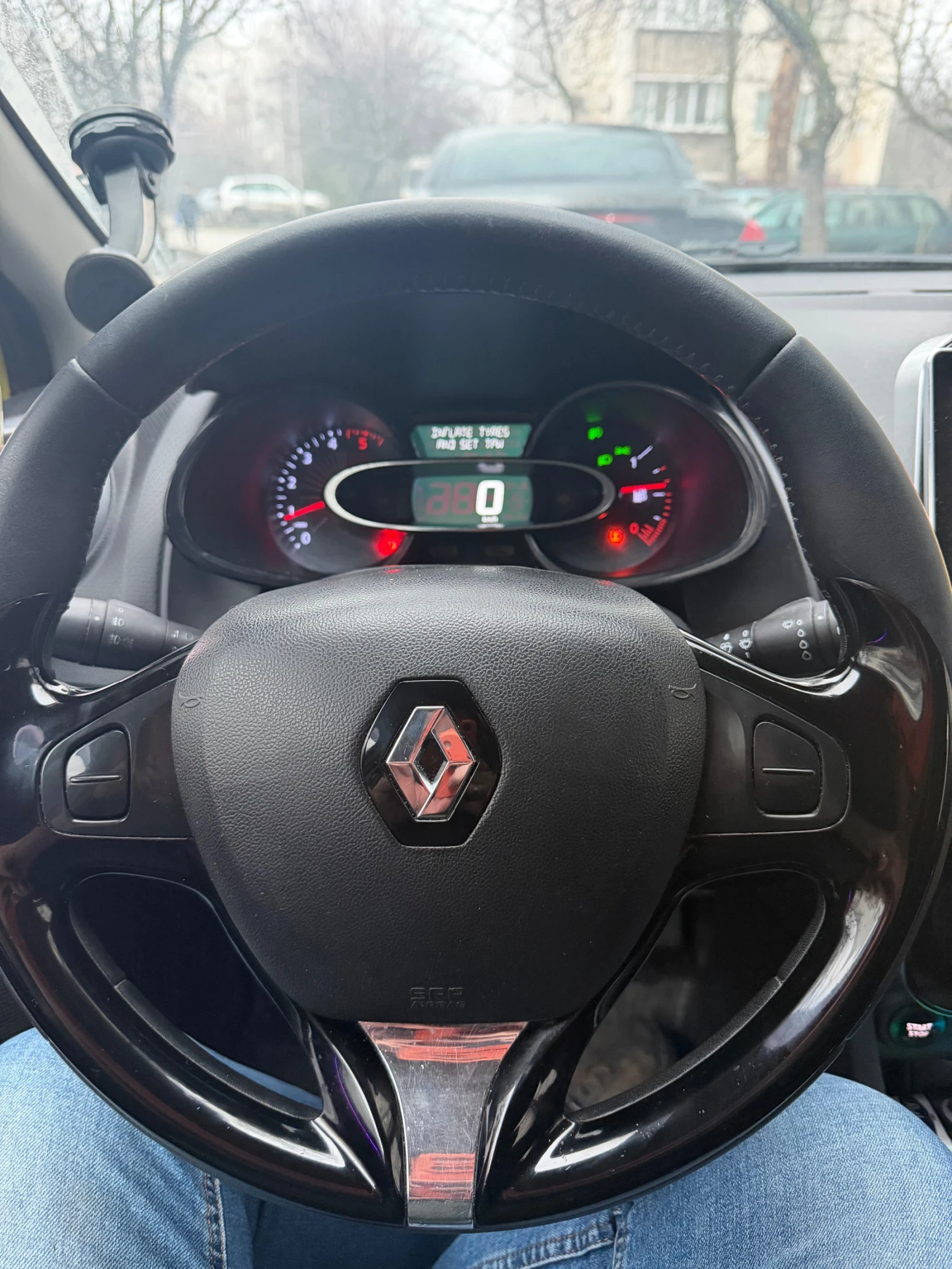 Renault Clio 1.5, снимка 4 - Автомобили и джипове - 55832790