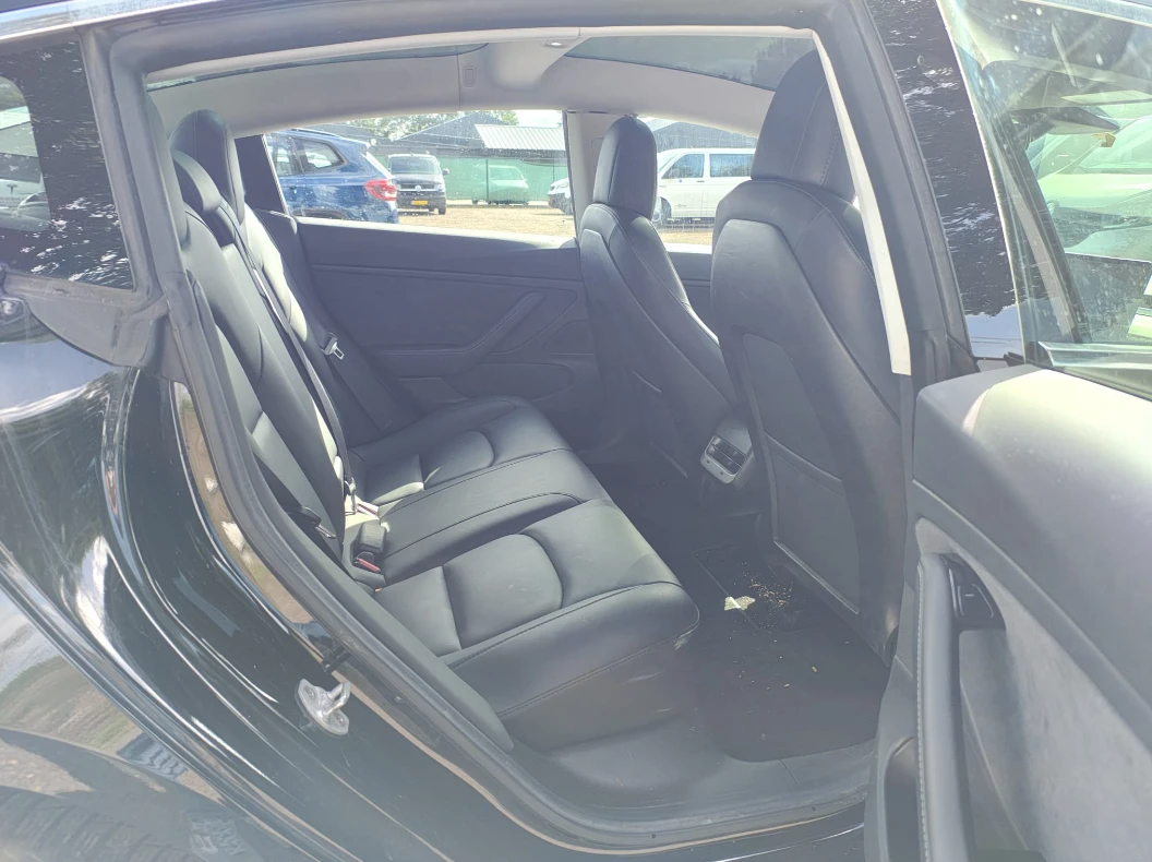 Tesla Model 3 Standard Range, снимка 8 - Автомобили и джипове - 56375670