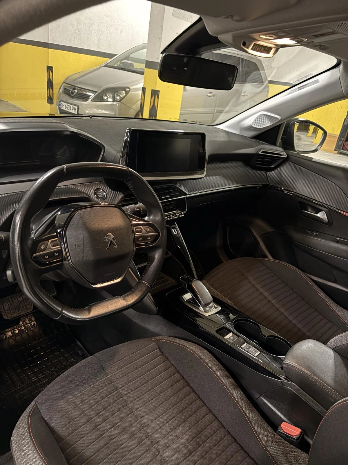 Peugeot 208, снимка 4 - Автомобили и джипове - 56550151