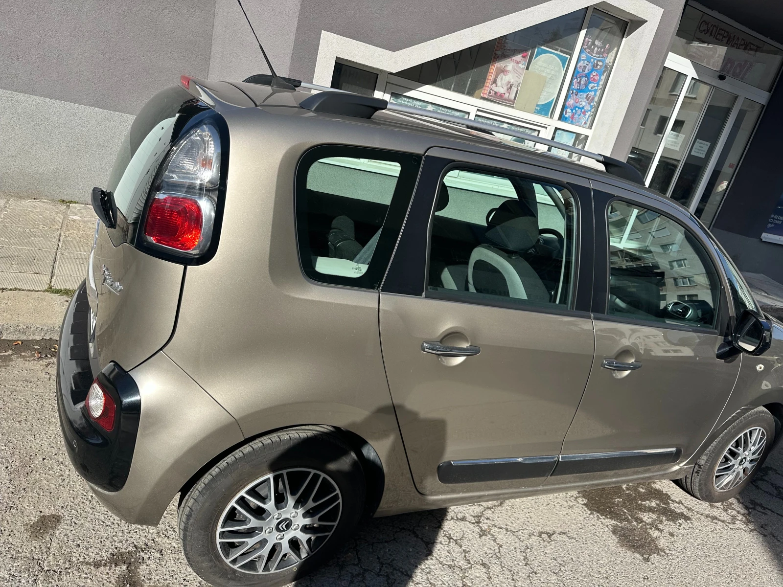 Citroen C3 Picasso, снимка 3 - Автомобили и джипове - 56579775