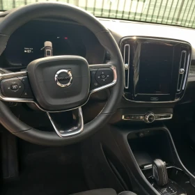 Volvo XC40, снимка 8