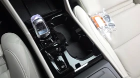 Volvo XC40 2.0 B4 Ultra Dark, снимка 8