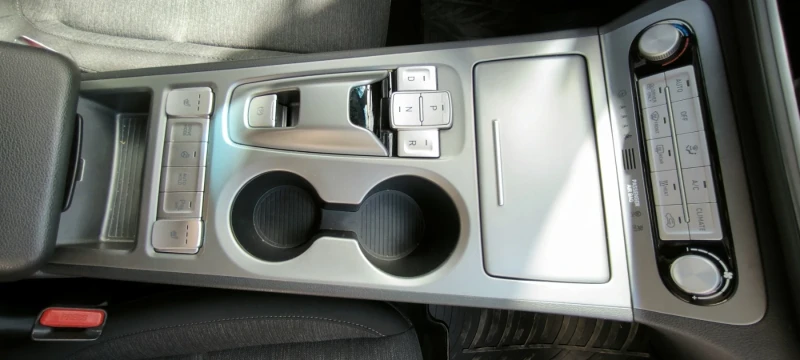 Hyundai Kona, снимка 5 - Автомобили и джипове - 52220627