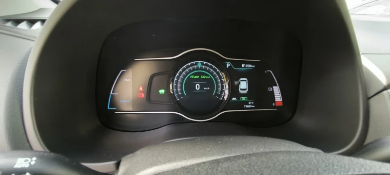 Hyundai Kona, снимка 4 - Автомобили и джипове - 52220627