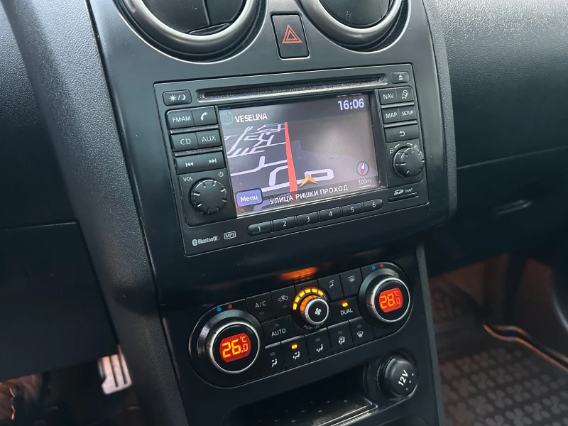 Nissan Qashqai 1.6i * FACE* НАВИ* КАМЕРА* ПАНОРАМА* , снимка 12 - Автомобили и джипове - 52877507