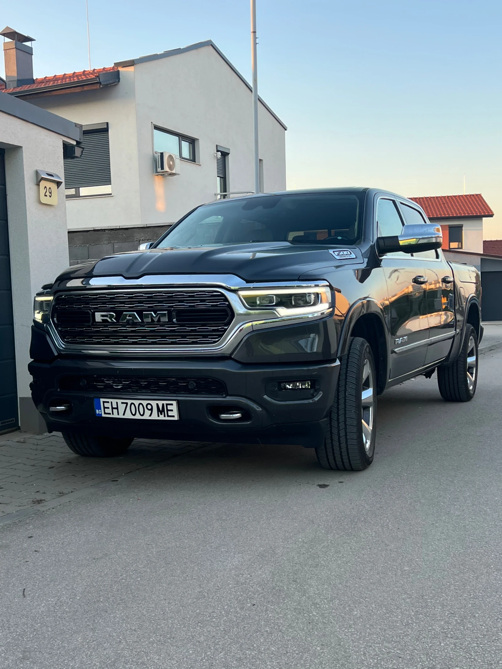 Dodge RAM 1500 LIMITED 5.7 HEMI ГАЗ, снимка 1