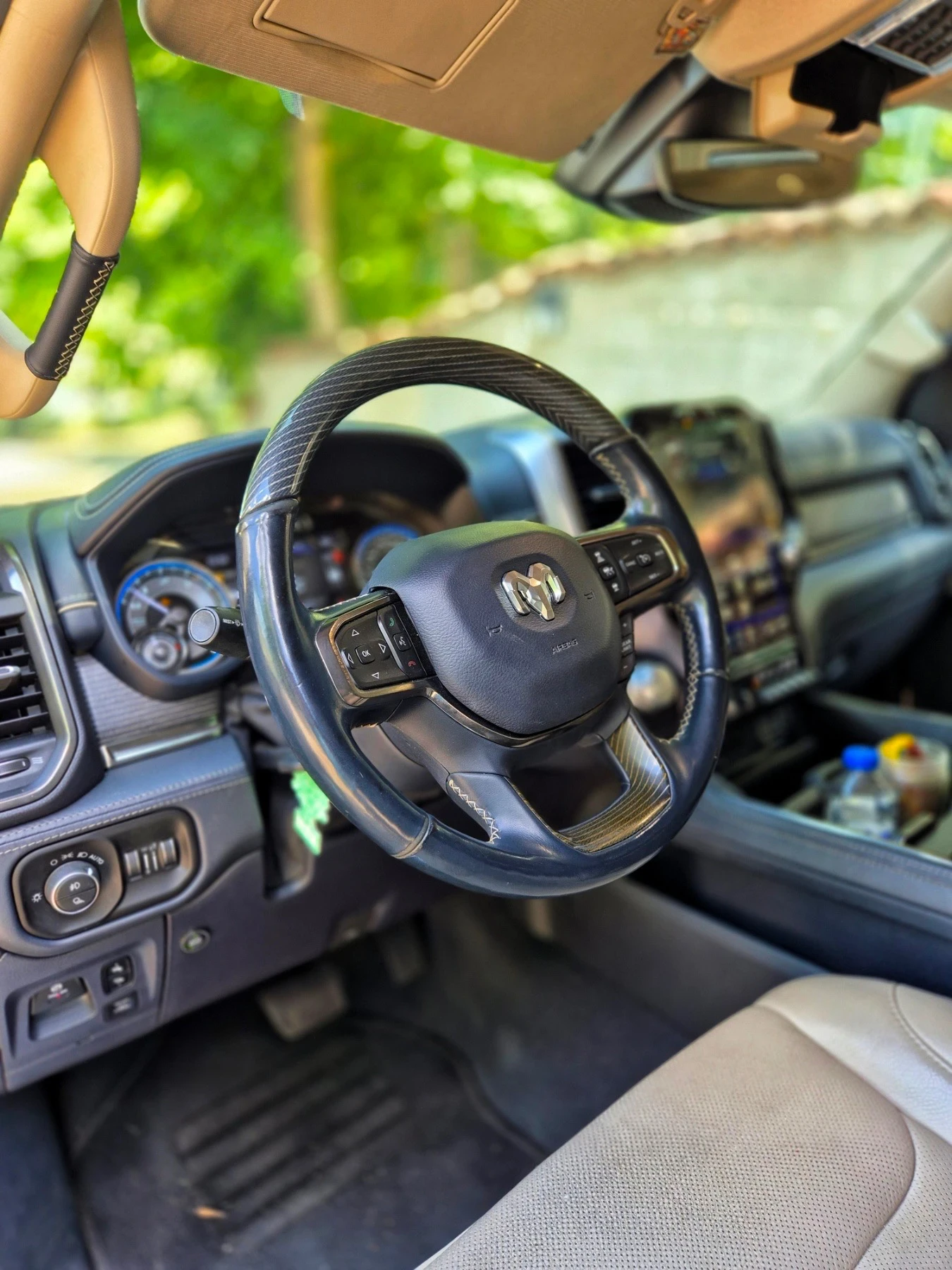 Dodge RAM 1500 LIMITED 5.7 HEMI ГАЗ - изображение 9