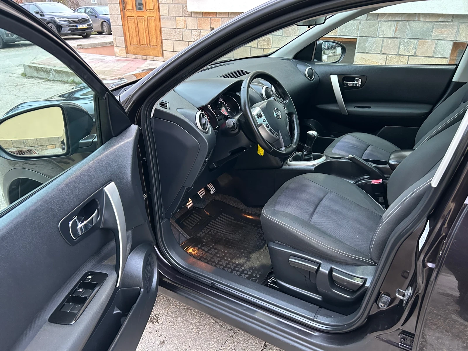 Nissan Qashqai 1.6i * FACE* НАВИ* КАМЕРА* ПАНОРАМА*  - изображение 8