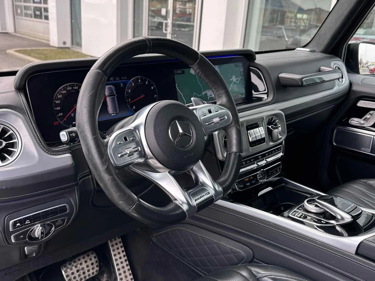 Mercedes-Benz G 63 AMG * МАСАЖИ* ДИСТРОНИК* ОБДУХВАНЕ* 360 КАМЕРА* , снимка 7 - Автомобили и джипове - 53910818