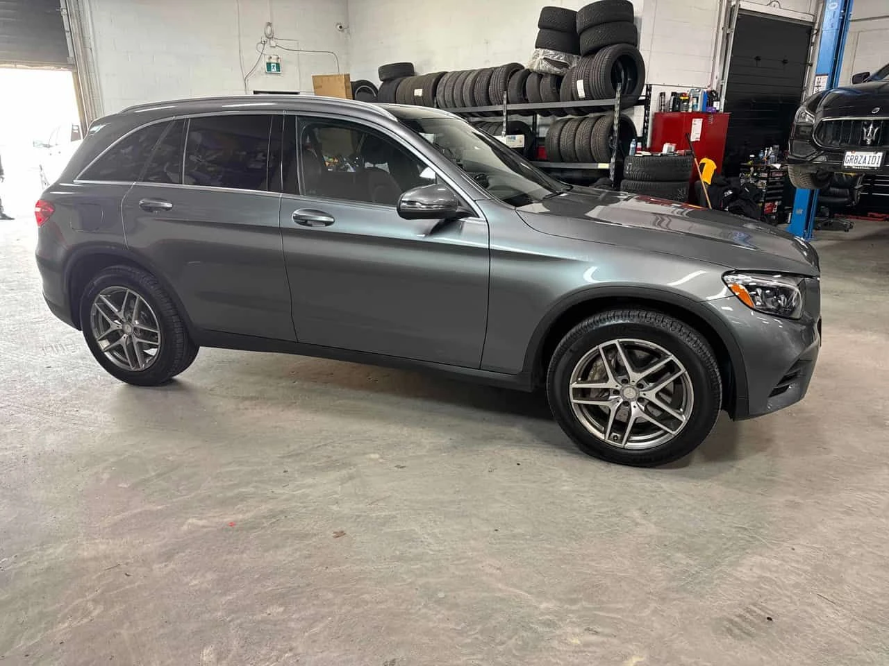 Mercedes-Benz GLC 300 * CARFAX * ПОДГРЕВ * КАМЕРА * ПАМЕТ, снимка 3 - Автомобили и джипове - 54034614