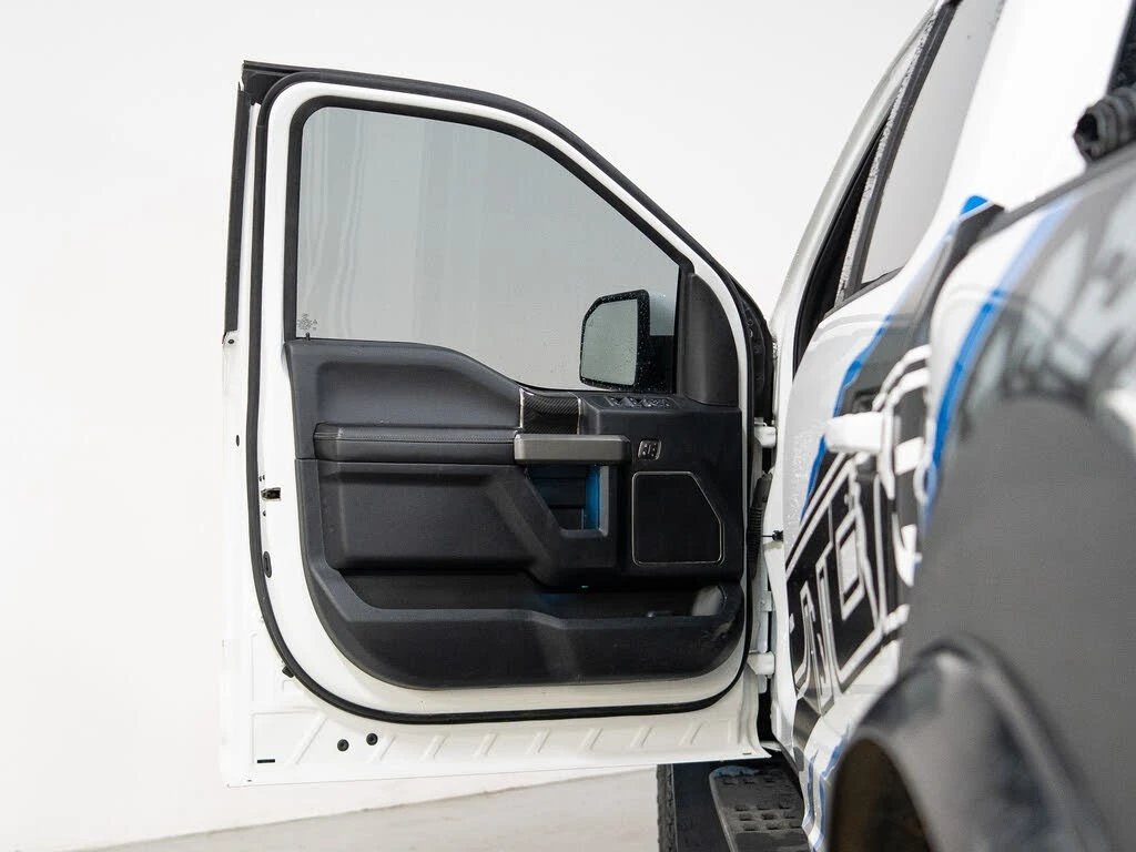 Ford Raptor SuperCrew 4WD * 68827км!* АвтоКредит* (ЦЕНА ДО БГ), снимка 8 - Автомобили и джипове - 54116840