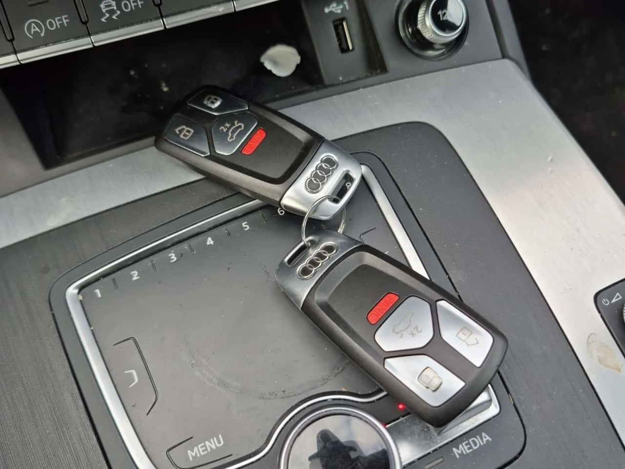 Audi SQ5  | TECHNIK | DISTRONIC | 360 | ДВА КЛЮЧА , снимка 7 - Автомобили и джипове - 54321390