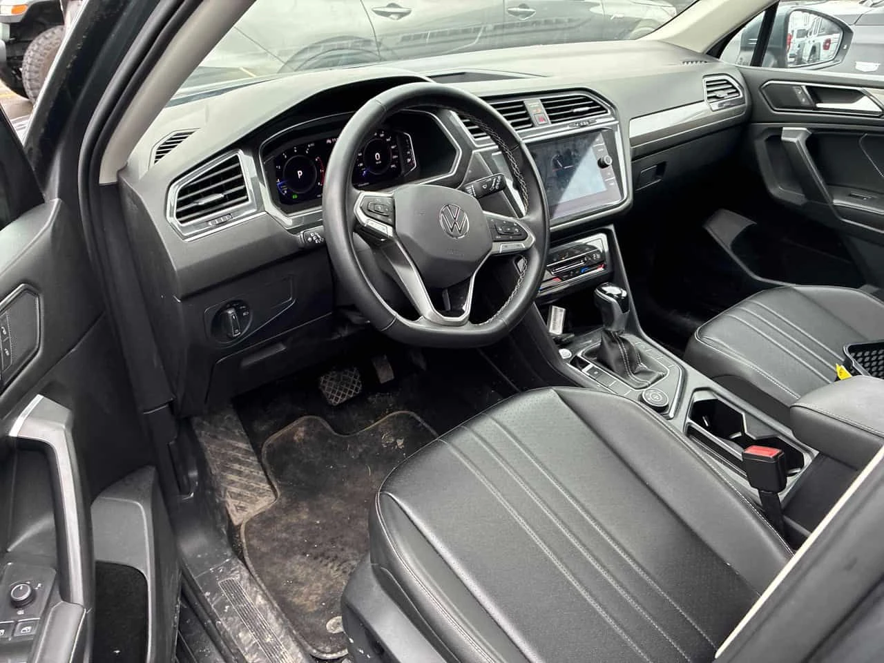 VW Tiguan * COMFORTLINE * 2 КЛЮЧА* KEYLESS* PANO* ПОДГРЕВ* , снимка 5 - Автомобили и джипове - 54441900