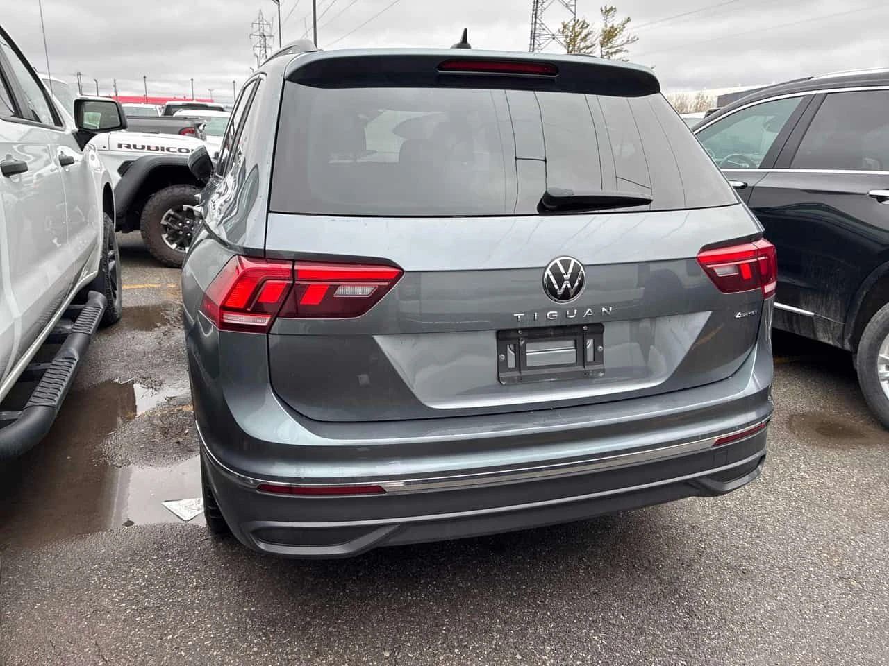 VW Tiguan * COMFORTLINE * 2 КЛЮЧА* KEYLESS* PANO* ПОДГРЕВ* , снимка 4 - Автомобили и джипове - 54441900