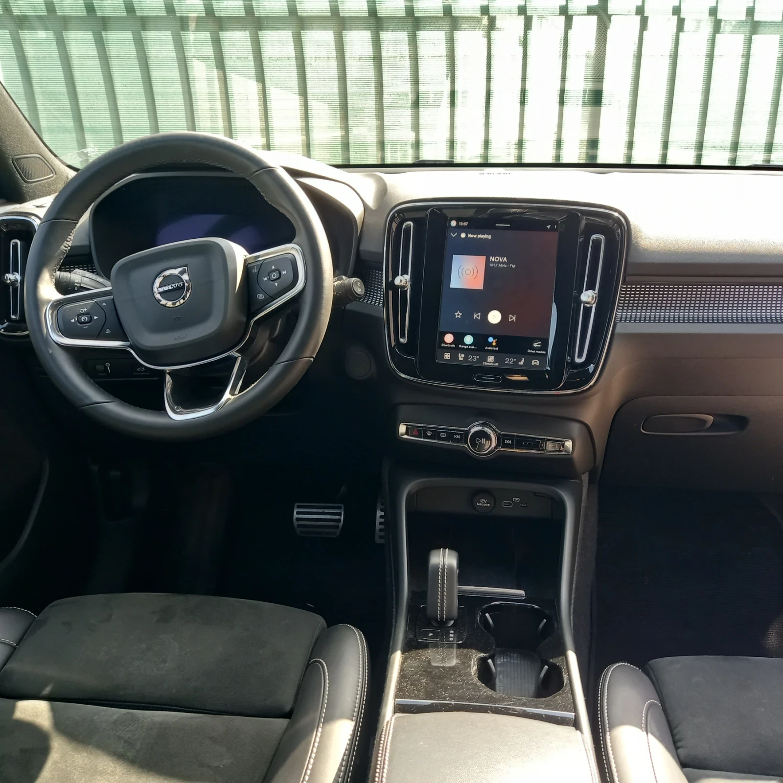 Volvo XC40, снимка 10 - Автомобили и джипове - 54607603