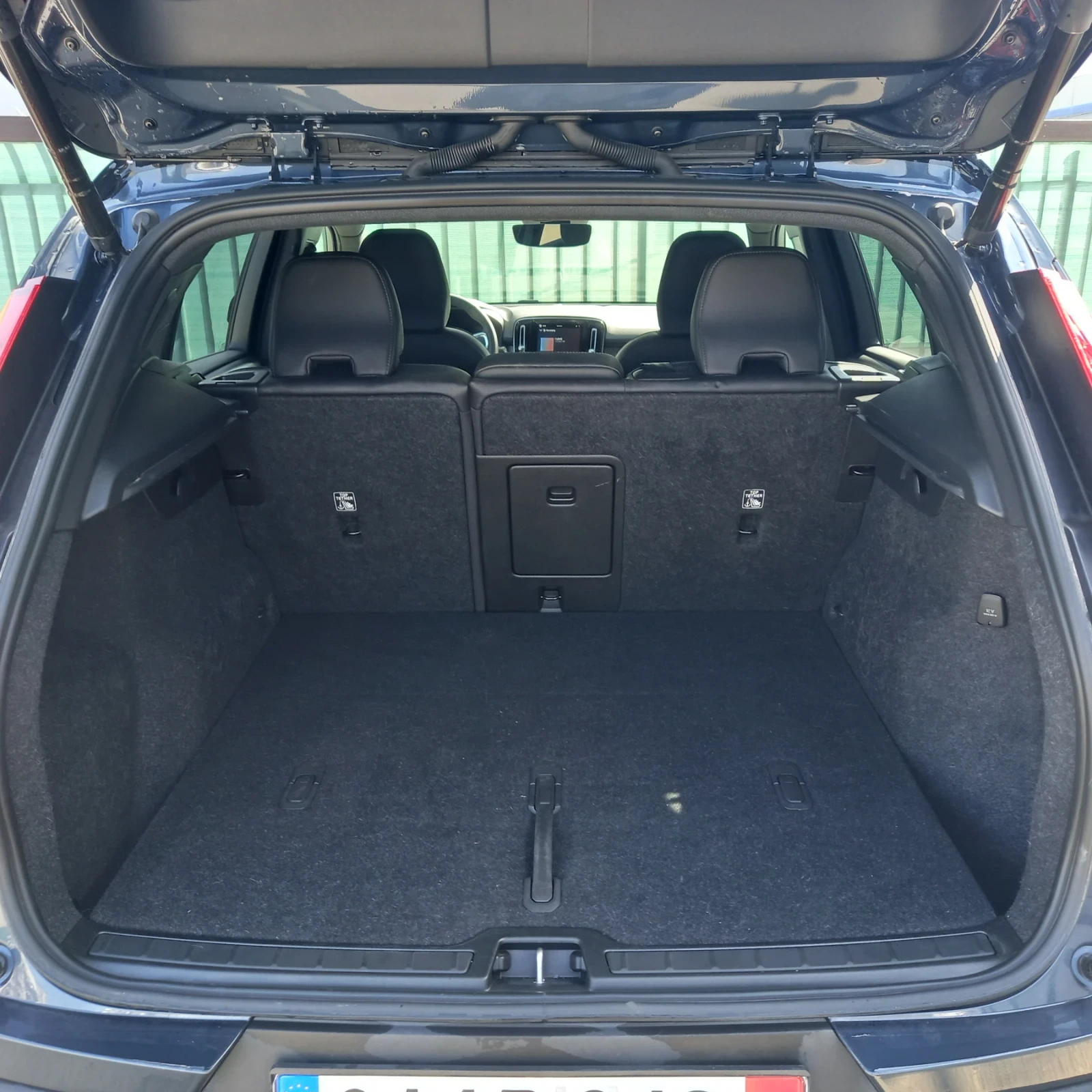 Volvo XC40, снимка 11 - Автомобили и джипове - 54607603