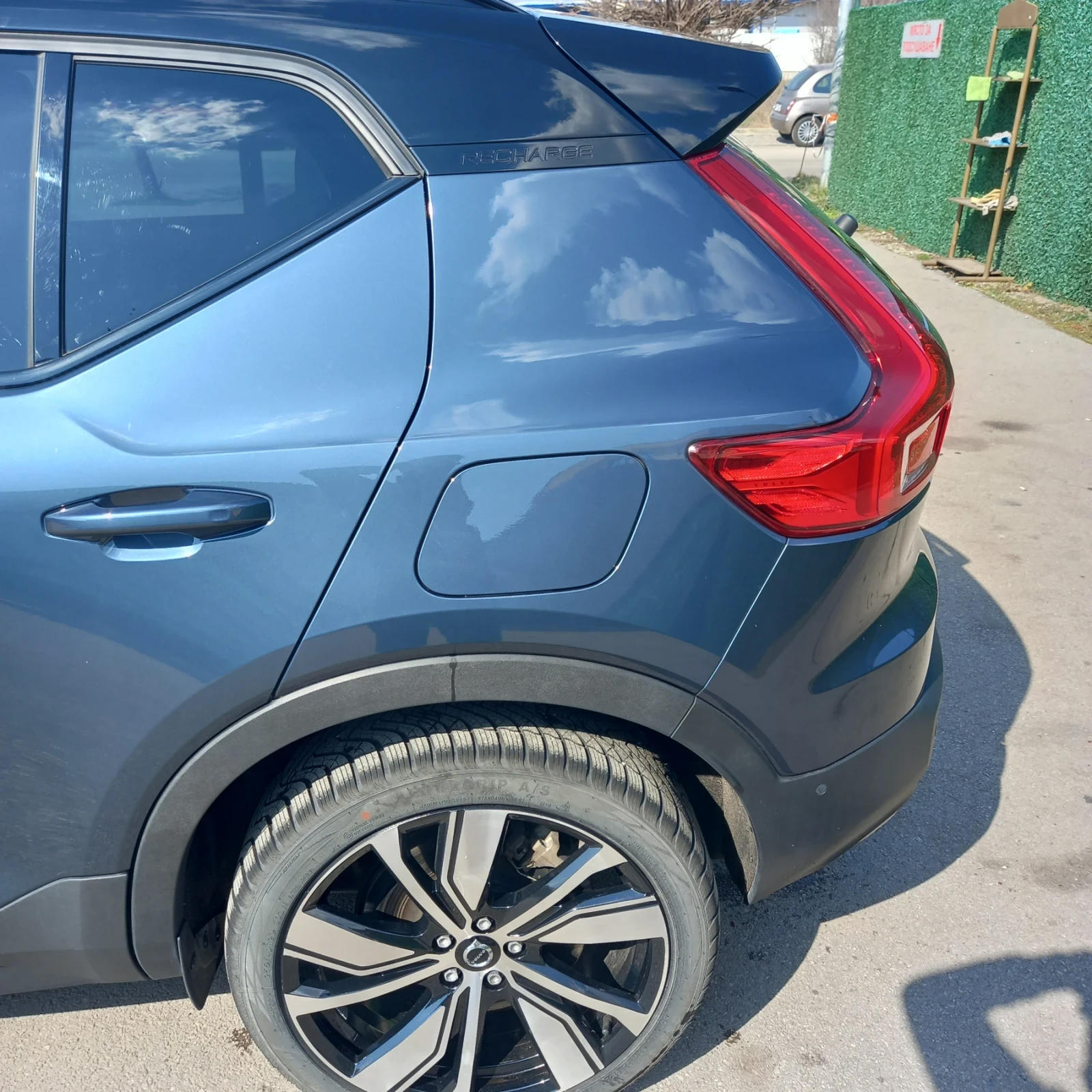Volvo XC40, снимка 2 - Автомобили и джипове - 54607603