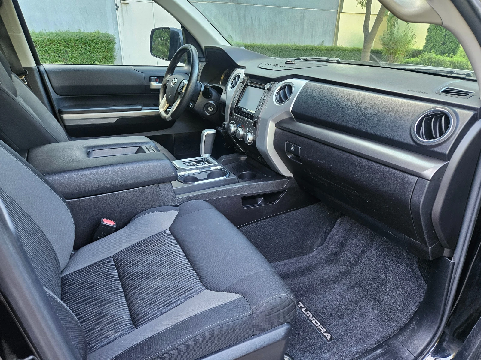 Toyota Tundra, снимка 10 - Автомобили и джипове - 55515406
