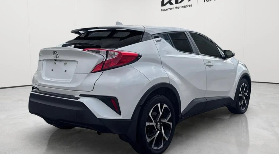 Toyota C-HR * XLE Premium* Подгрев* Back Cam* Blind spot* , снимка 5 - Автомобили и джипове - 55543553