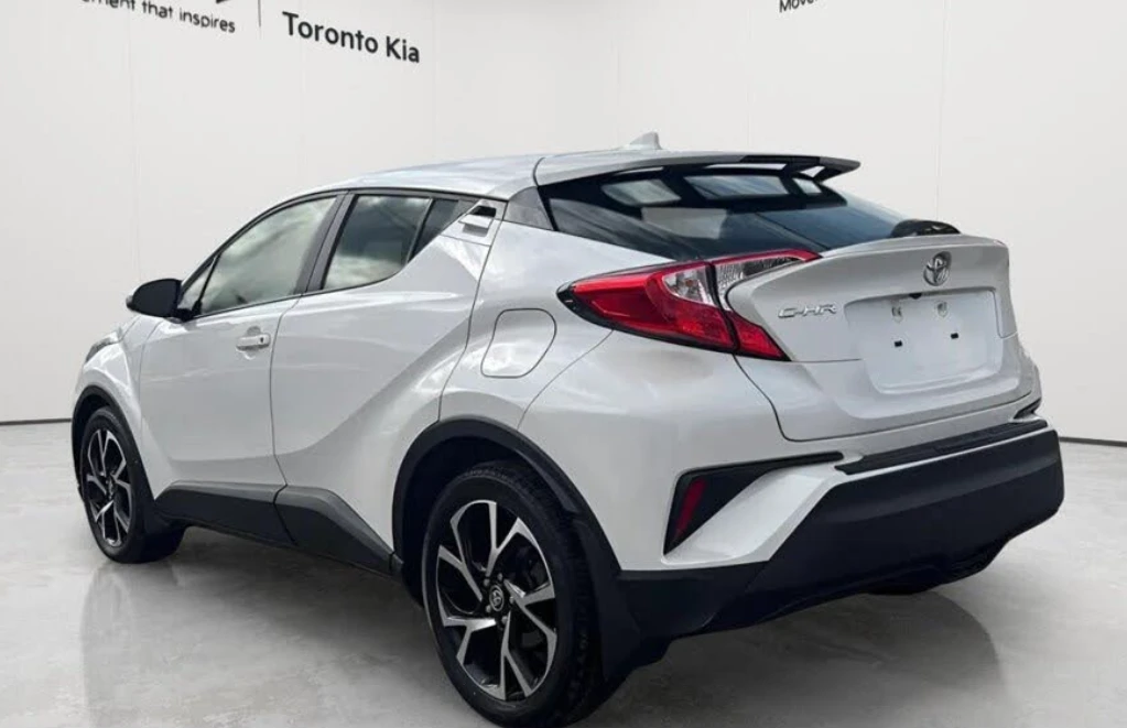 Toyota C-HR * XLE Premium* Подгрев* Back Cam* Blind spot* , снимка 3 - Автомобили и джипове - 55543553