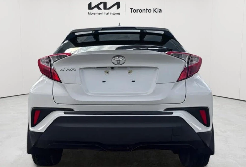 Toyota C-HR * XLE Premium* Подгрев* Back Cam* Blind spot* , снимка 4 - Автомобили и джипове - 55543553