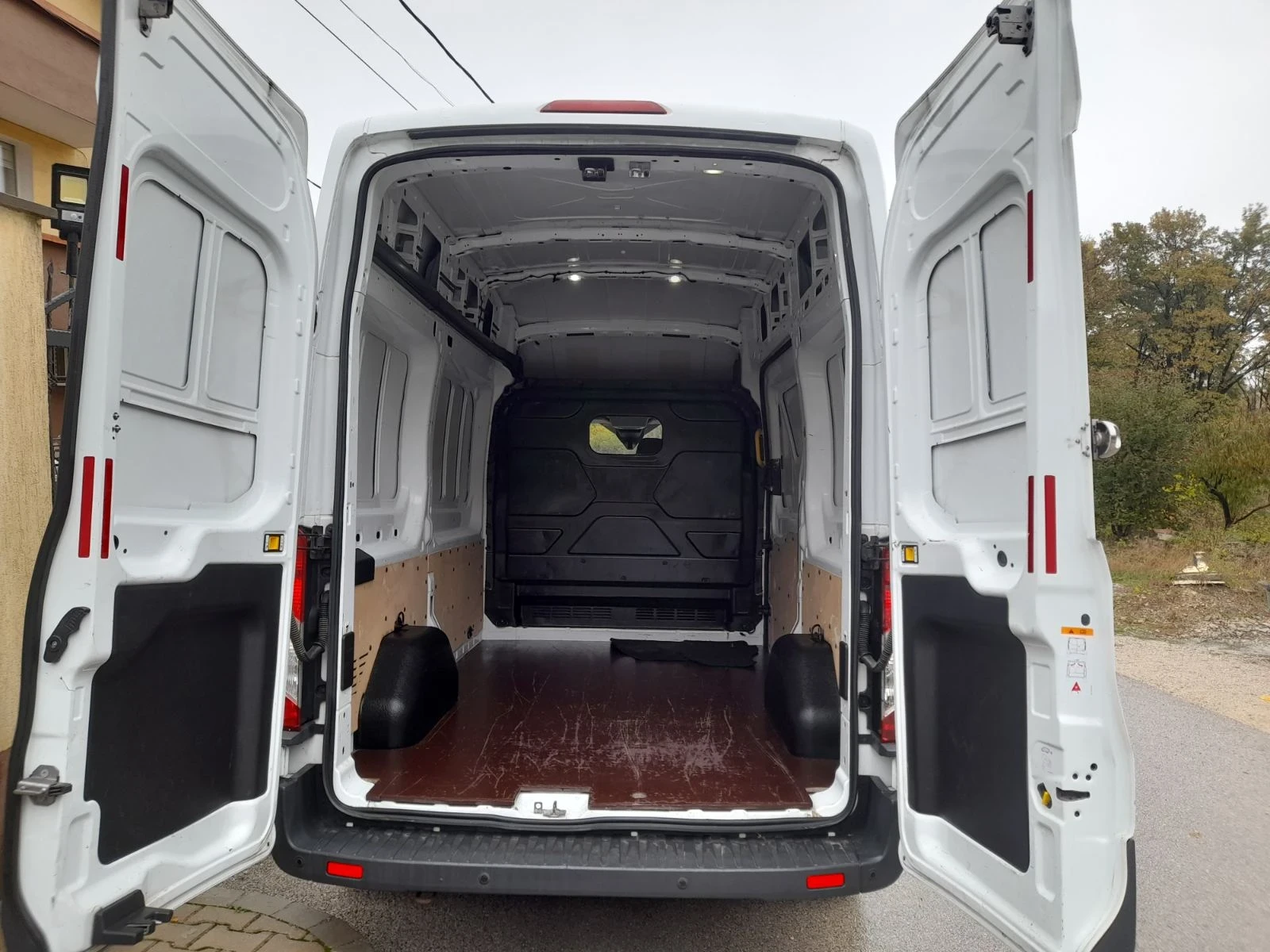 Ford Transit 2.2 климатик, снимка 16 - Бусове и автобуси - 56742041