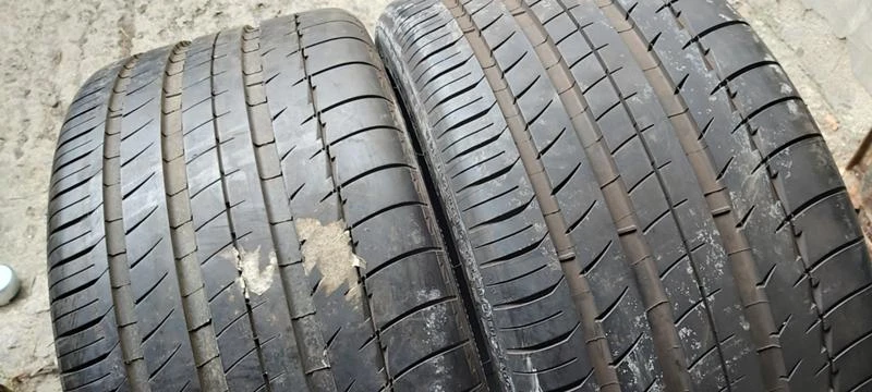 Гуми Летни 295/35R21, снимка 2 - Гуми и джанти - 30924636