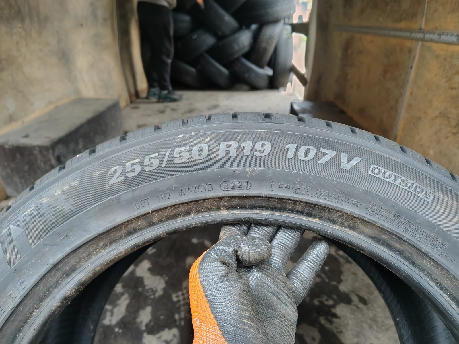 Гуми Зимни 285/45R19, снимка 9 - Гуми и джанти - 54091357