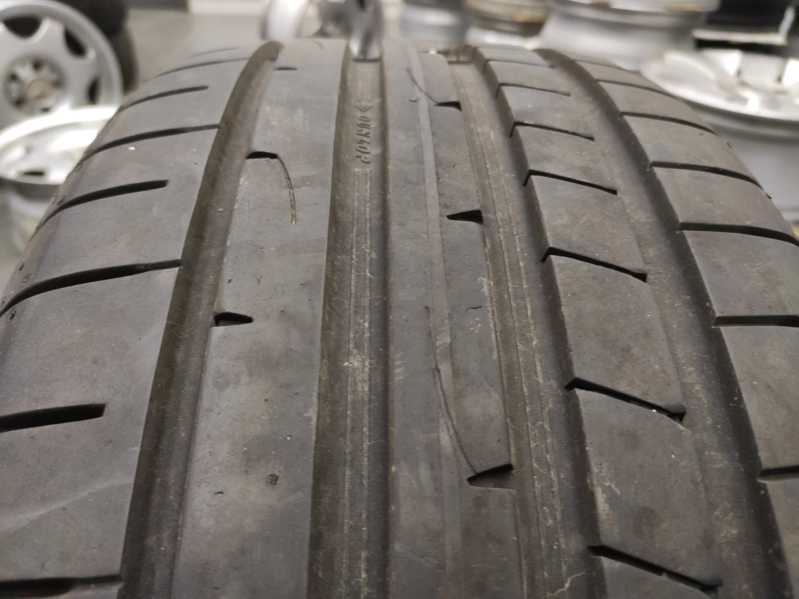 Гуми Летни 245/45R18, снимка 2 - Гуми и джанти - 54806966