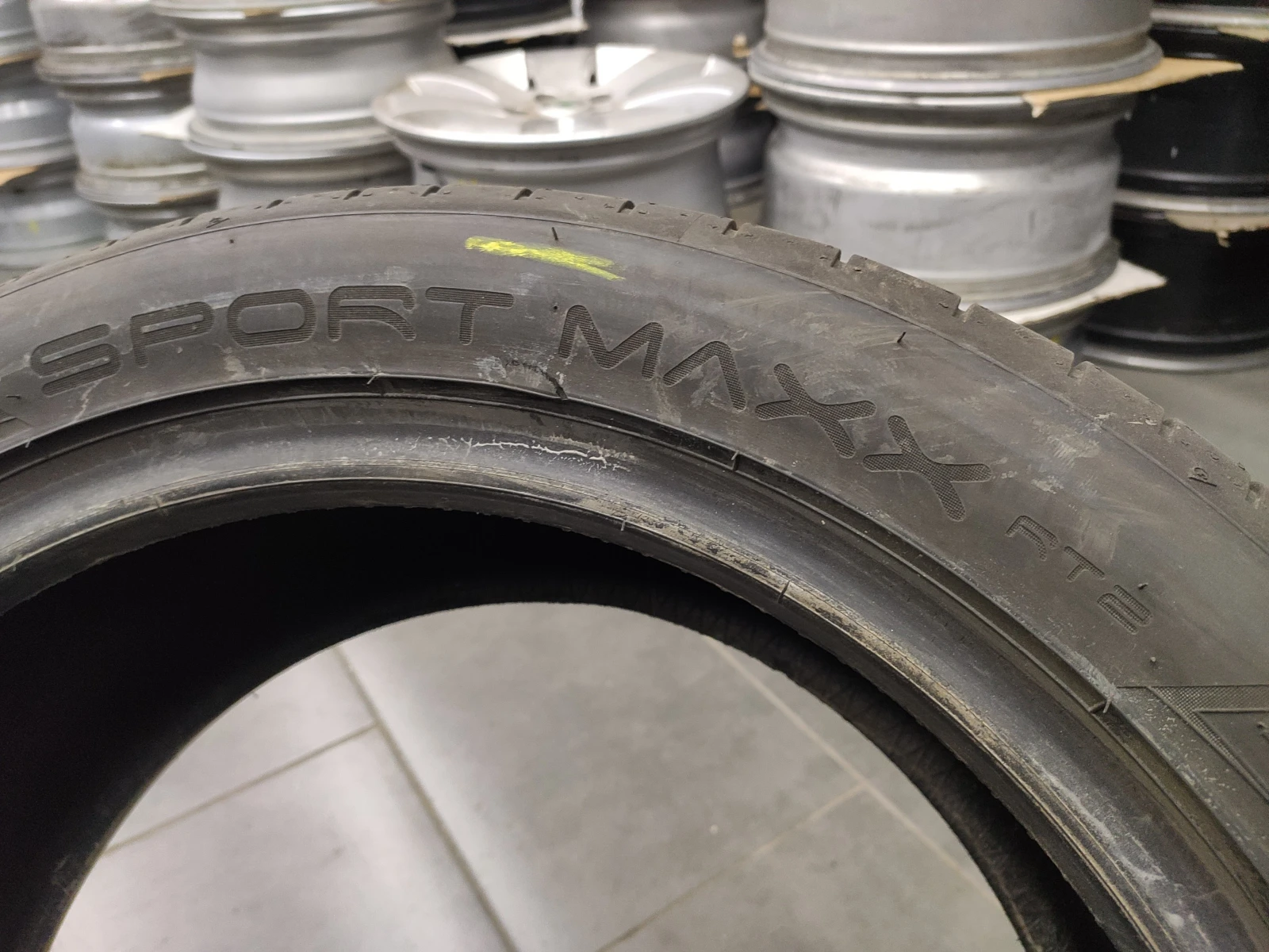 Гуми Летни 245/45R18, снимка 8 - Гуми и джанти - 54806966