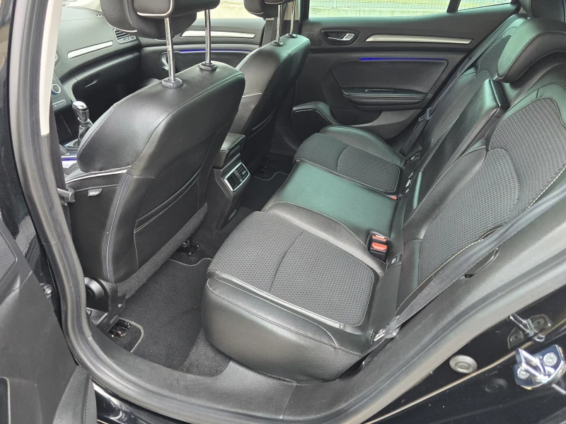 Renault Megane 1.5 DIZEL BOSE, снимка 8 - Автомобили и джипове - 52333646