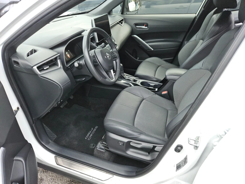 Toyota Corolla Cross 2.0HYbrid4/4x4/LED/CARPLAY/NAVI/ПОДГРЕВ/БЛУТУТ/ТОП, снимка 9 - Автомобили и джипове - 52648076