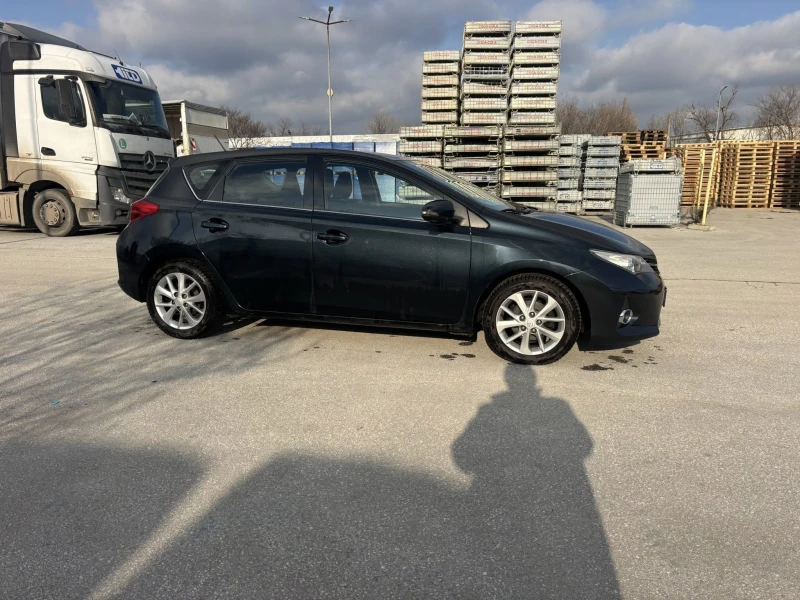 Toyota Auris 1.4 Дизел EURO5, снимка 8 - Автомобили и джипове - 53140845