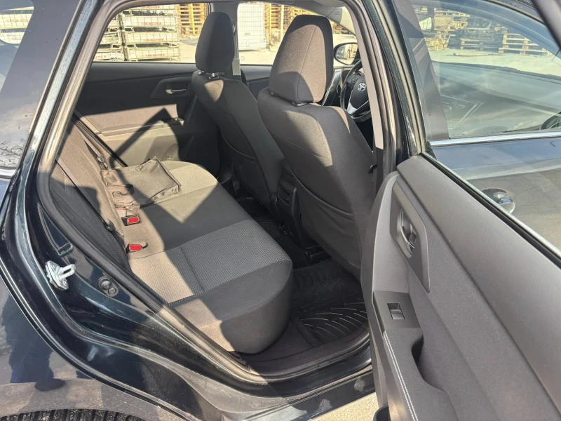 Toyota Auris 1.4 Дизел EURO5, снимка 13 - Автомобили и джипове - 53140845