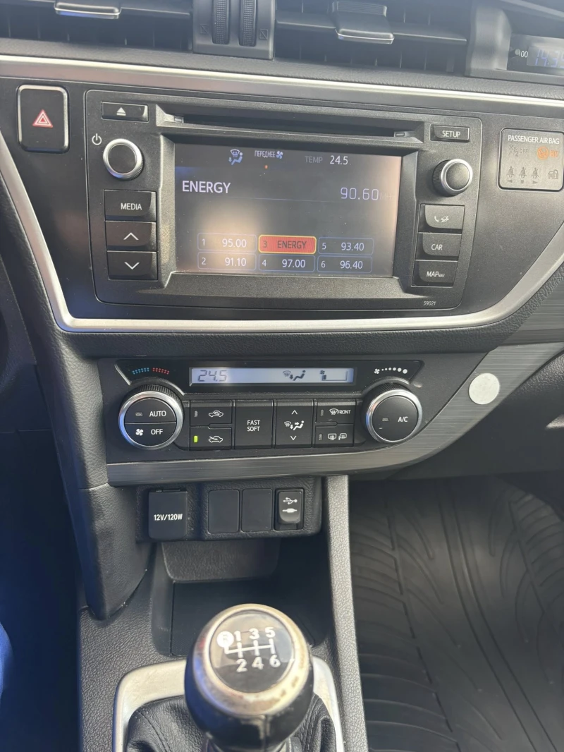 Toyota Auris 1.4 Дизел EURO5, снимка 15 - Автомобили и джипове - 53140845