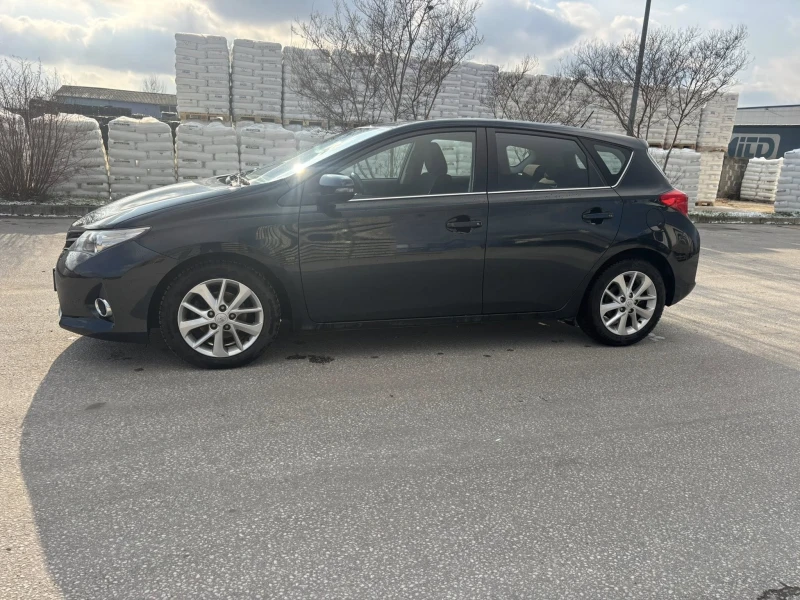 Toyota Auris 1.4 Дизел EURO5, снимка 7 - Автомобили и джипове - 53140845
