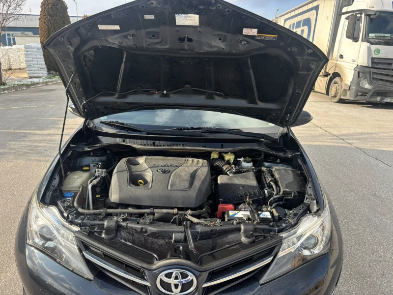 Toyota Auris 1.4 Дизел EURO5, снимка 12 - Автомобили и джипове - 53140845