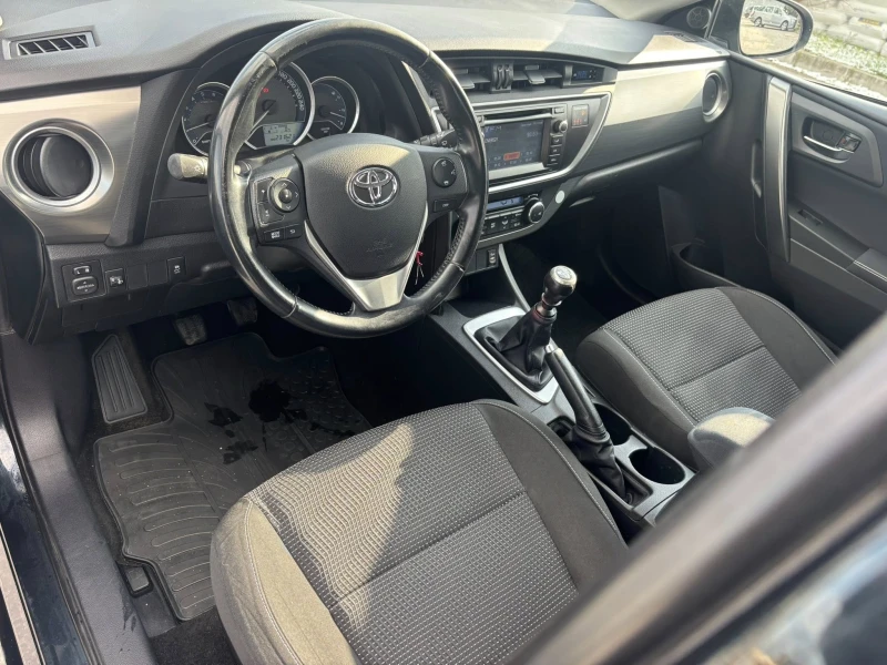 Toyota Auris 1.4 Дизел EURO5, снимка 10 - Автомобили и джипове - 53140845