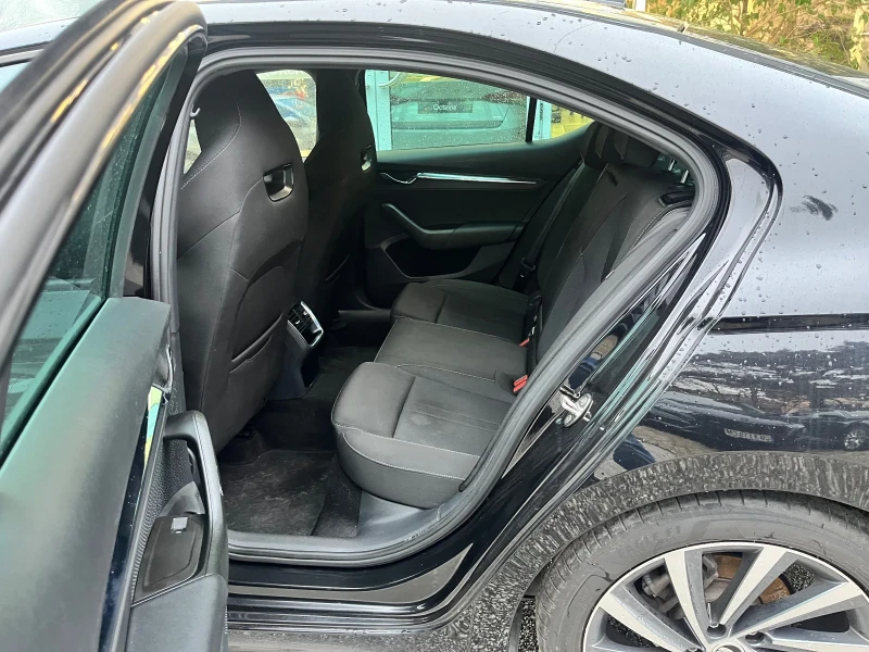 Skoda Octavia 1.5 TSI 7DSG M-HEV, снимка 7 - Автомобили и джипове - 53246911