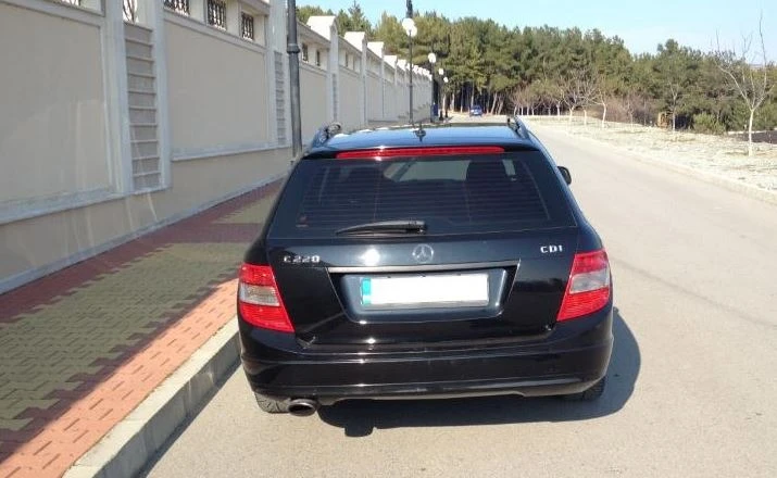 Mercedes-Benz C 220, снимка 5 - Автомобили и джипове - 45731084