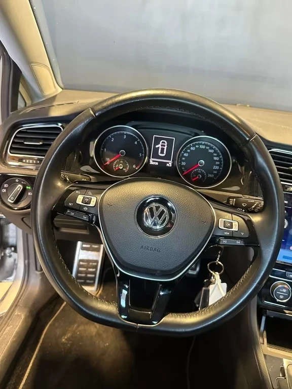 VW Golf 1.6tdi DSG 116ps, снимка 6 - Автомобили и джипове - 54142103