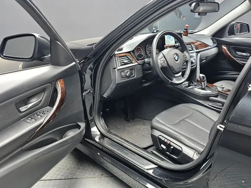 BMW 320 F30, снимка 10 - Автомобили и джипове - 54960548