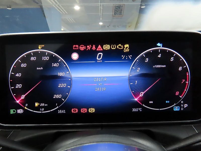 Mercedes-Benz C 300 4MATIC Avantgarde| 255к.с., снимка 8 - Автомобили и джипове - 56067168