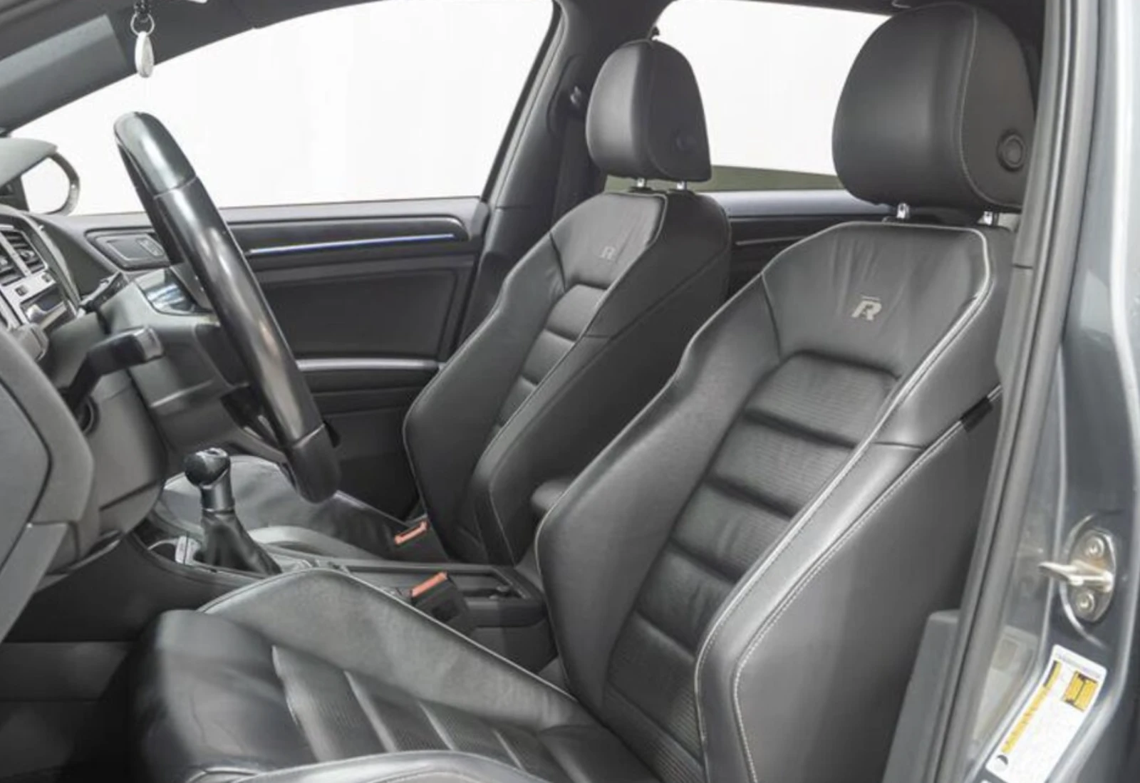 VW Golf R* 2.0T* 4MOTION* РЪЧКА* CARFAX* КРЕДИТ - изображение 6