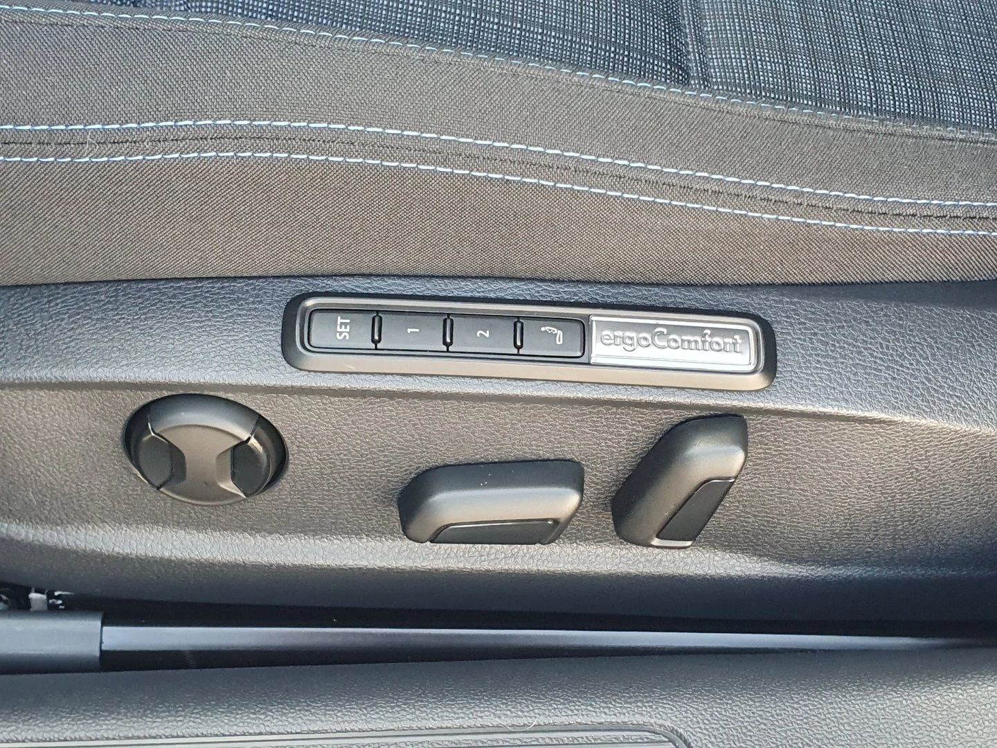 VW Passat GTE Plug-In-Hybrid 1.4 TSI | Mobile.bg   14