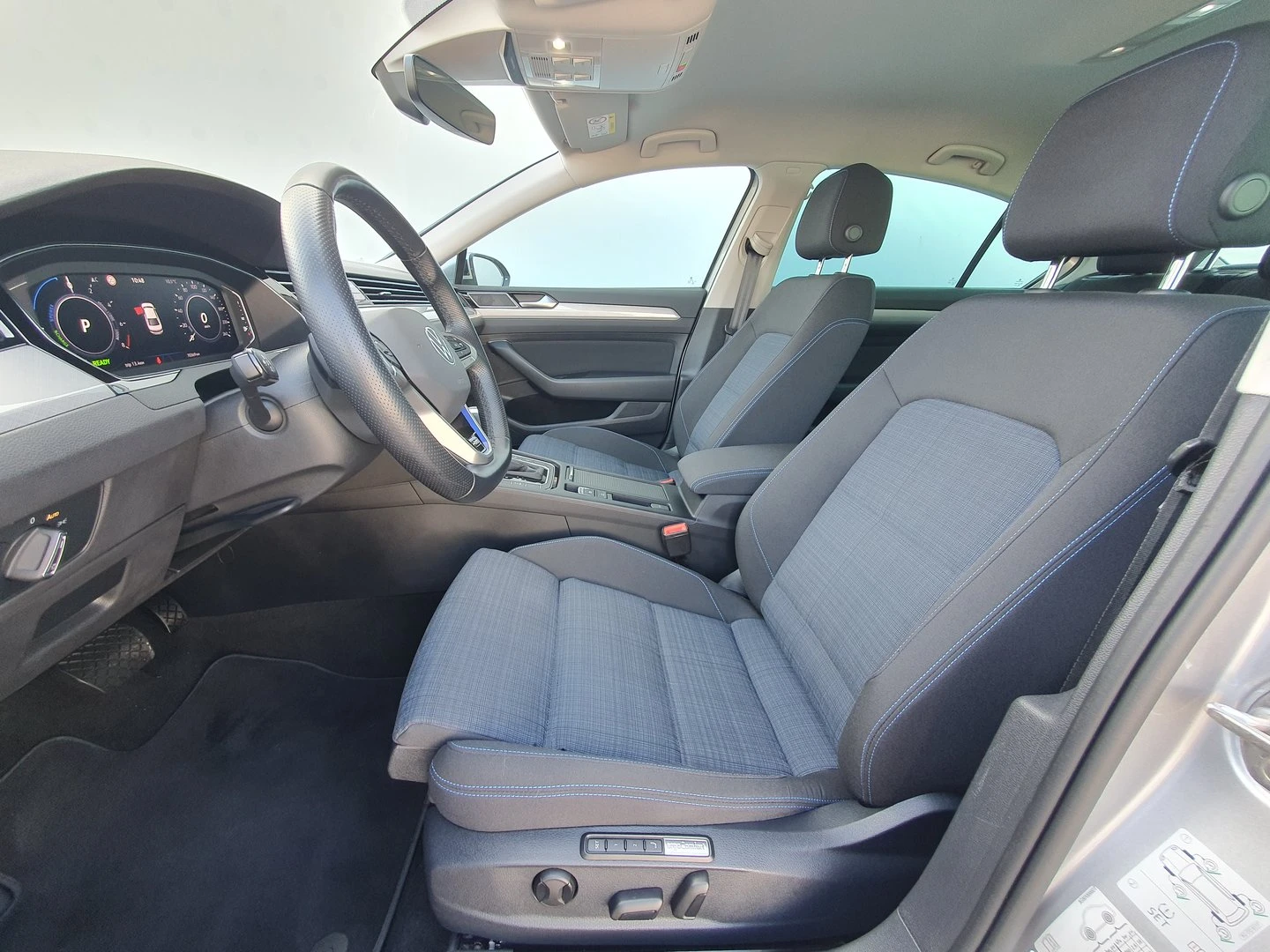 VW Passat GTE Plug-In-Hybrid 1.4 TSI | Mobile.bg   4