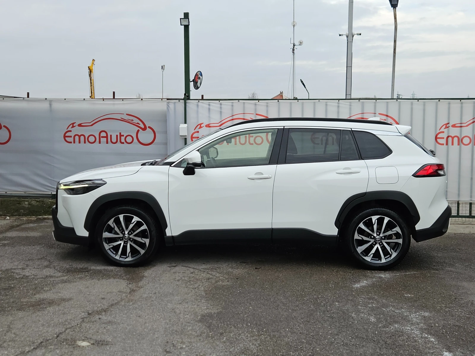 Toyota Corolla Cross 2.0HYbrid4/4x4/LED/CARPLAY/NAVI/ПОДГРЕВ/БЛУТУТ/ТОП - изображение 6