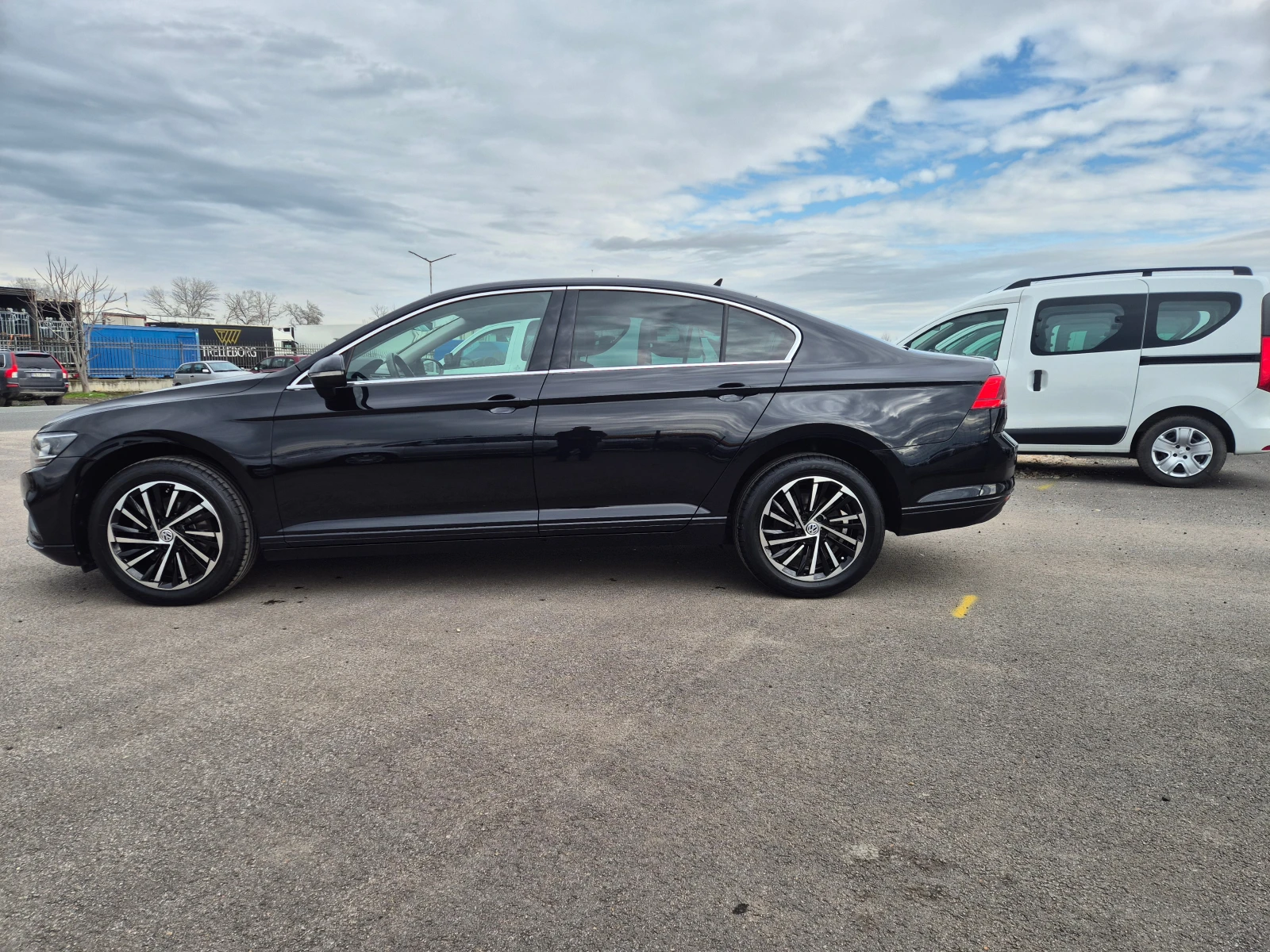 VW Passat BUSINES А/Т - изображение 2